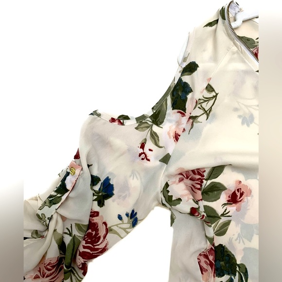 Wishful Park XL Floral Blouse Open Shoulder - Picture 5 of 6
